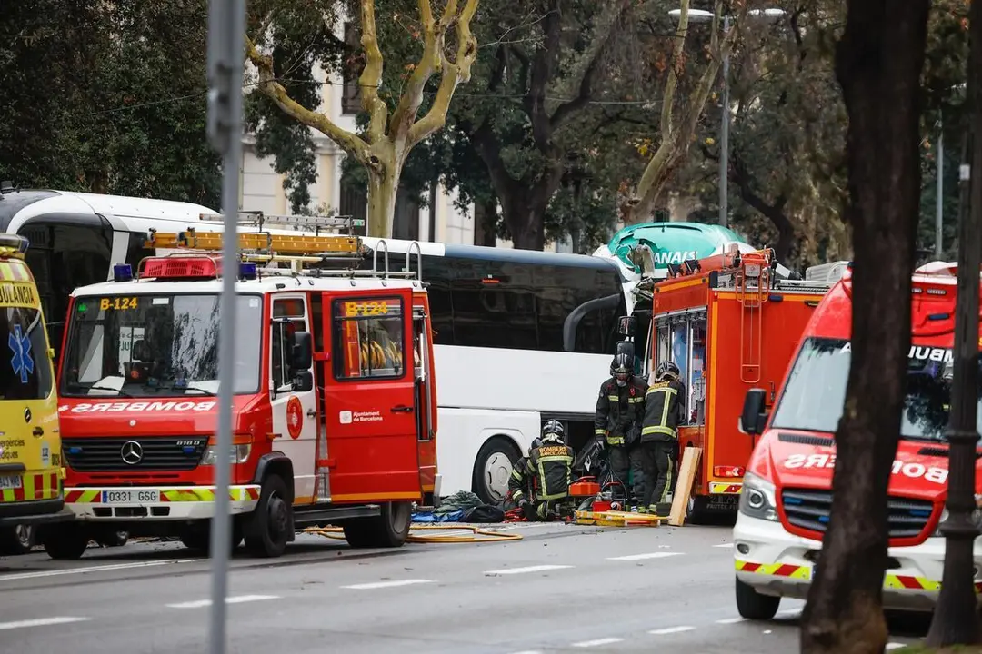Colisión autobuses en Avenida Diagonal de Barcelona - foto RRSS