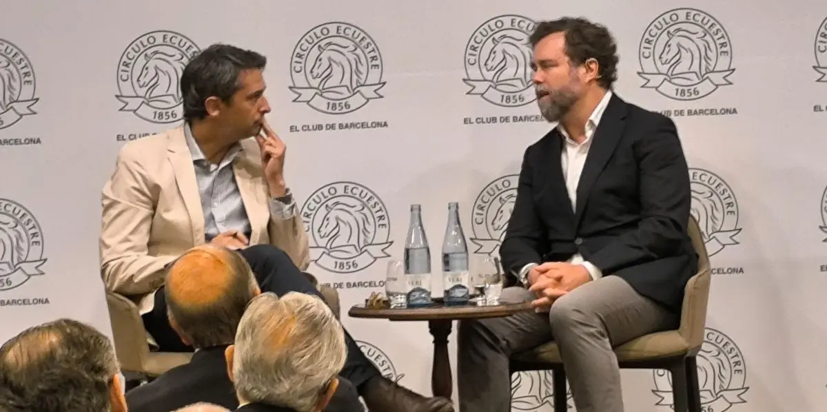 Iñaki Elakuría, Delegado de El Mundo en Cataluña, condujo la charla con Espinosa de Los Monteros de forma magistral