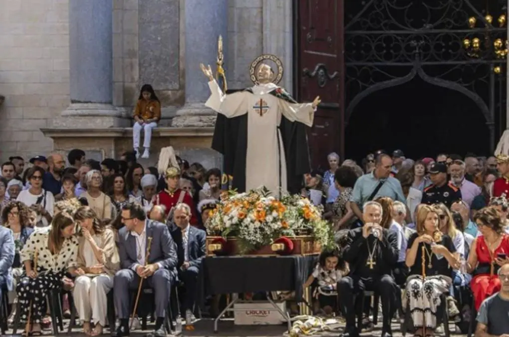 Imagen retrospectiva de la celebración del oficio de Sant Miquel dels Sants