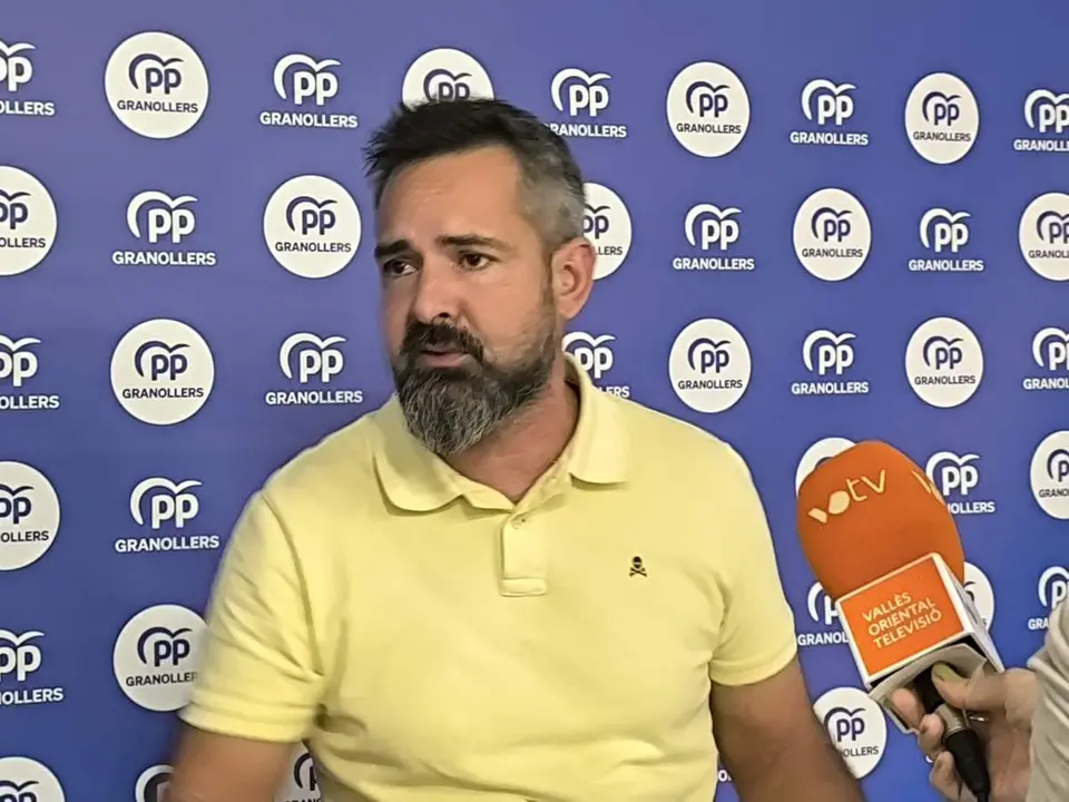 El concejal Moya (PP) en un momento de la rueda de prensa