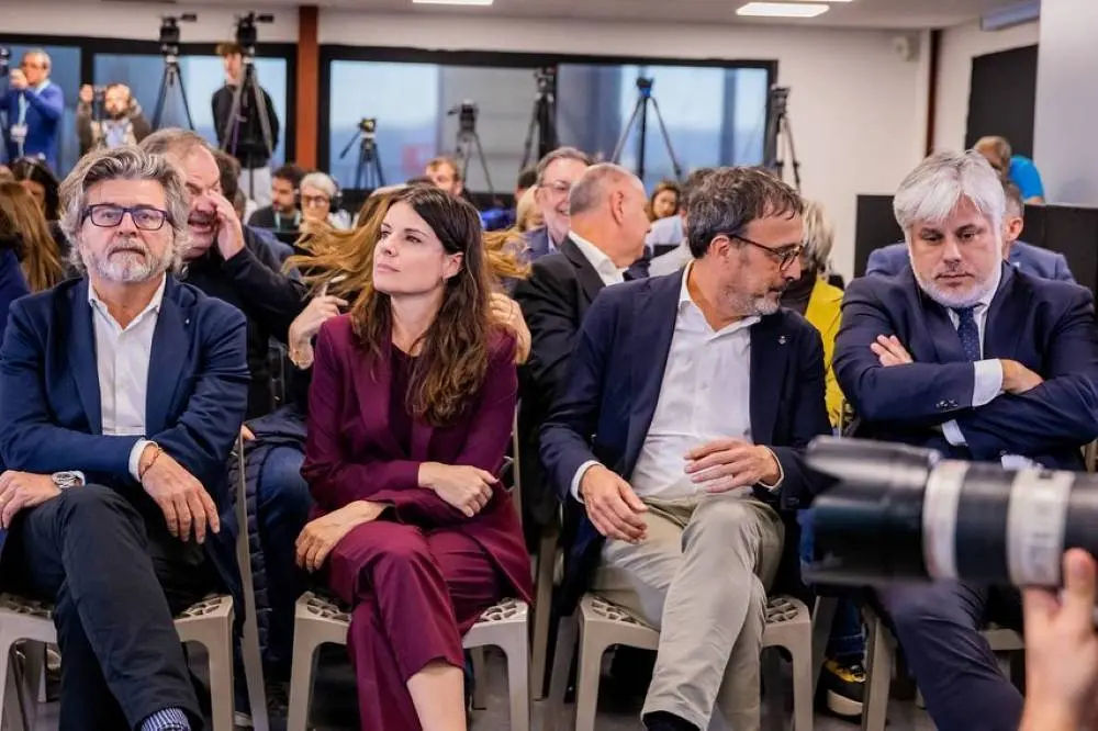 cargos políticos de Junts en una reunión con Puigdemont