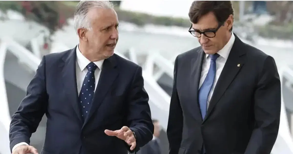El Ministro Torres junto al president de la Generalitat catalana