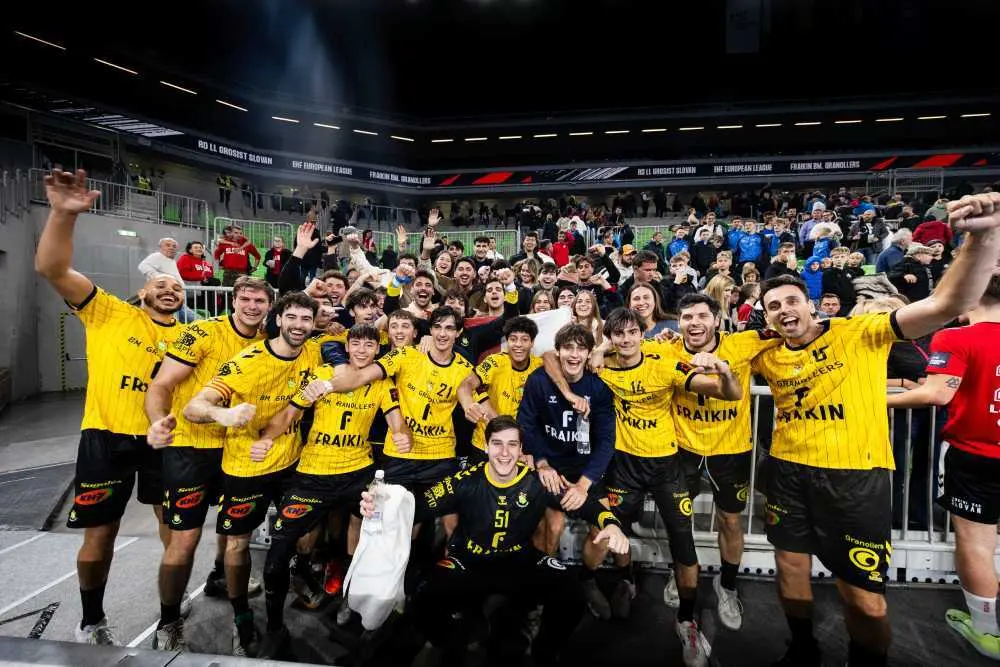 El equipo de Granollers celebró a lo grande su victoria en Slovan