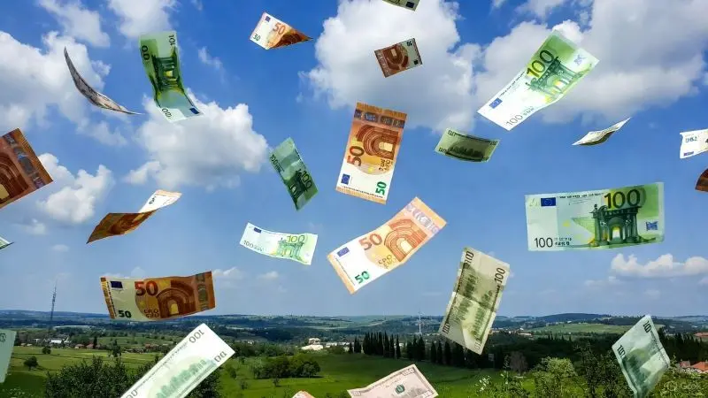 El dinero cae del cielo