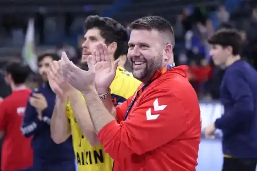 Es la cara de la felicidad. Antonio Rama y su equipo consiguen un nuevo ,milagro en Europa