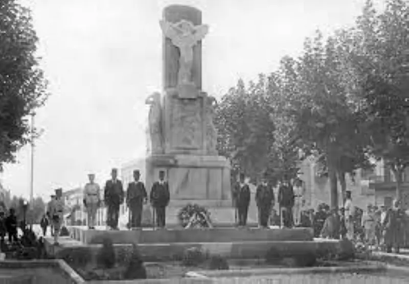 El antiguo monumento de la Plaça de la Corona
