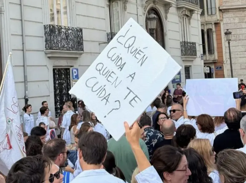 Una de las múltiples manifestaciones de los médicos españoles contra la ministra de Sumar, Mónica García.
