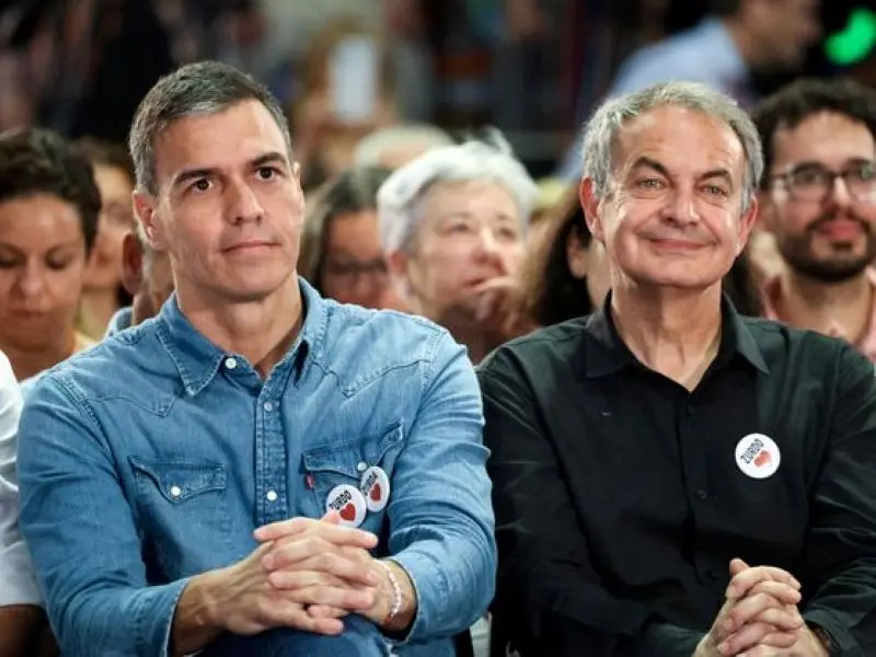 S&aacute;nchez y Zapatero en un mitin electoral