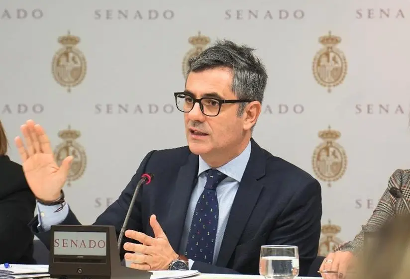 El ministro de la Presidencia, Justicia y Relaciones con las Cortes, F&eacute;lix Bola&ntilde;os, comparece en la Comisi&oacute;n de Justicia del Senado. Foto web Moncloa.