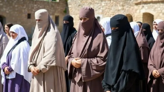 mujeres con burka y niqab