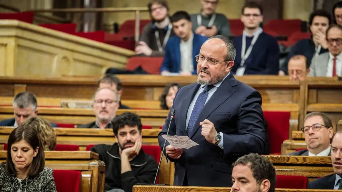 La oposici&oacute;n en bloque, en contra del presupuesto de Illa