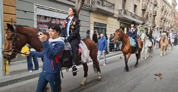 Desfilada de Sant Medir 2026 por las calles de Gr&agrave;cia, en Barcelona