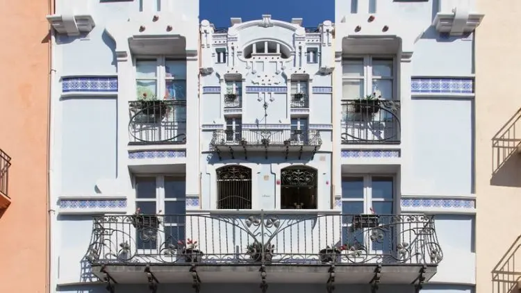 Casa Clap&eacute;s, a la Pla&Ccedil;A de la Porxada de Granollers