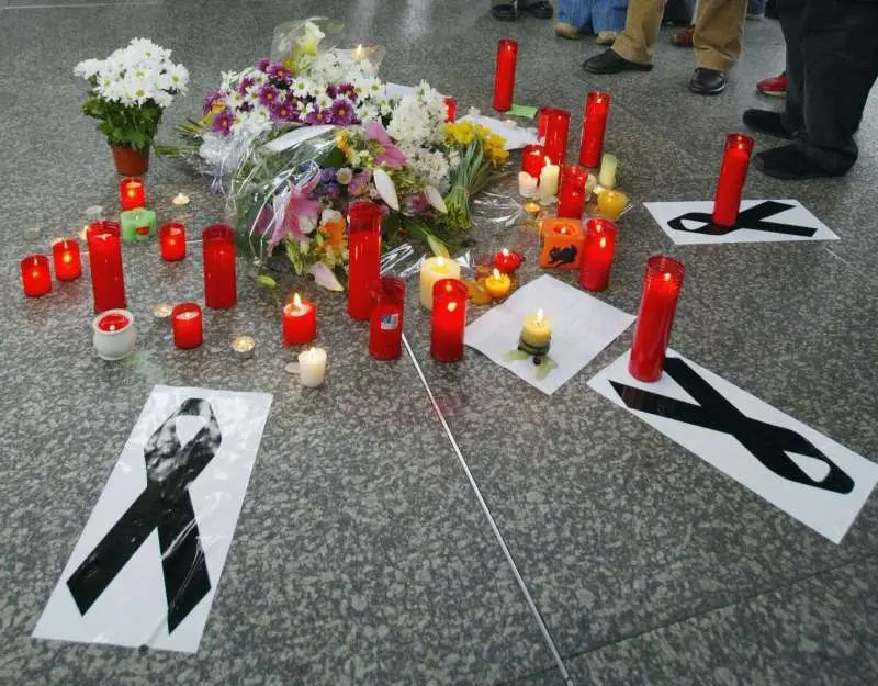 homenaje a los fallecidos, el mismo d&iacute;a 11 de Marzo 2004, en la estaci&oacute;n de Atocha