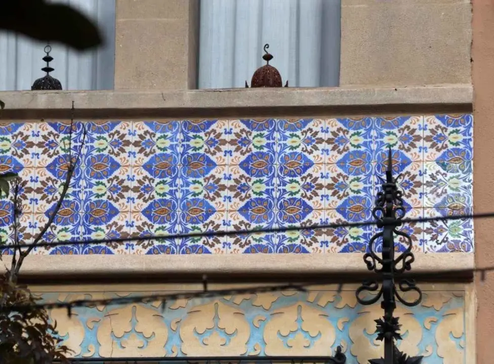 Pla&ccedil;a de les Olles