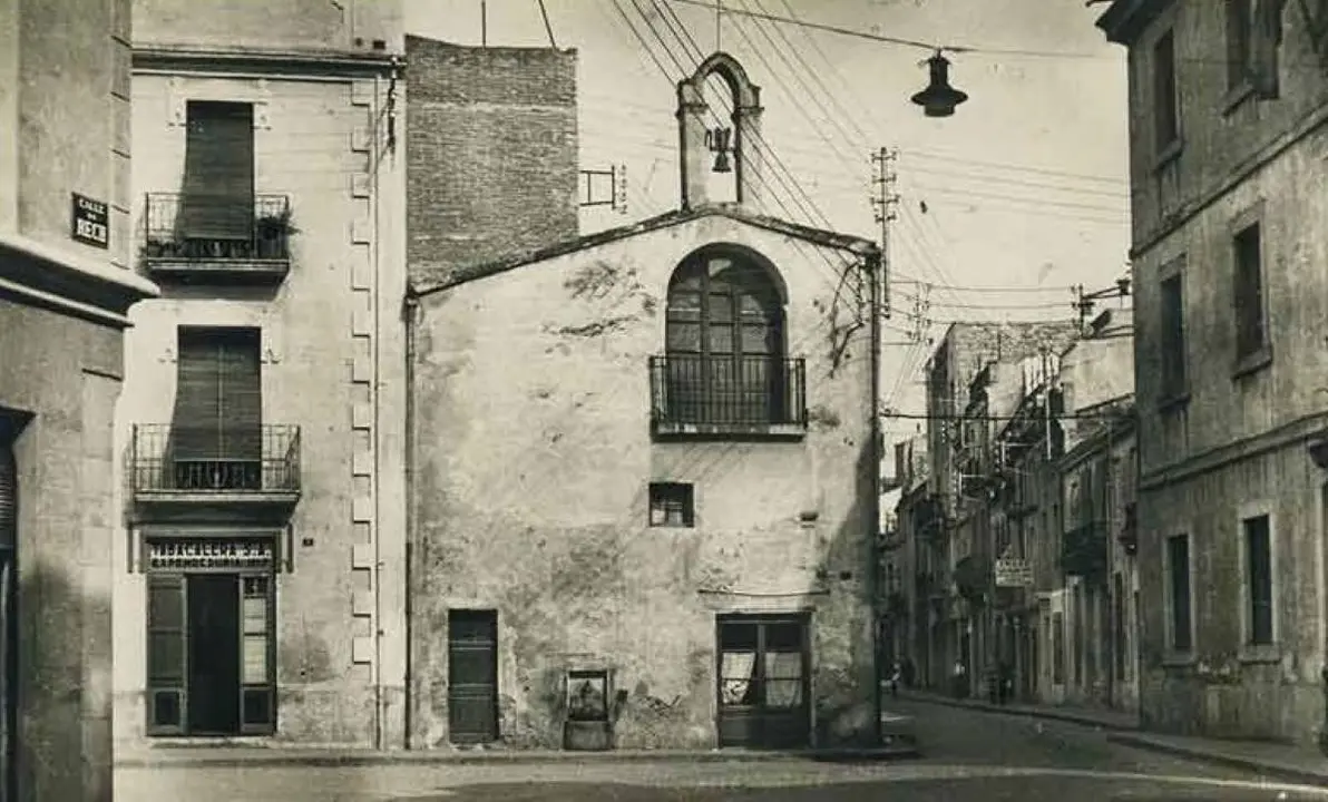 Capella de Santa Anna, el quarter al davant (avui Mercat de Sant Carles) i el carrer Santa Anna