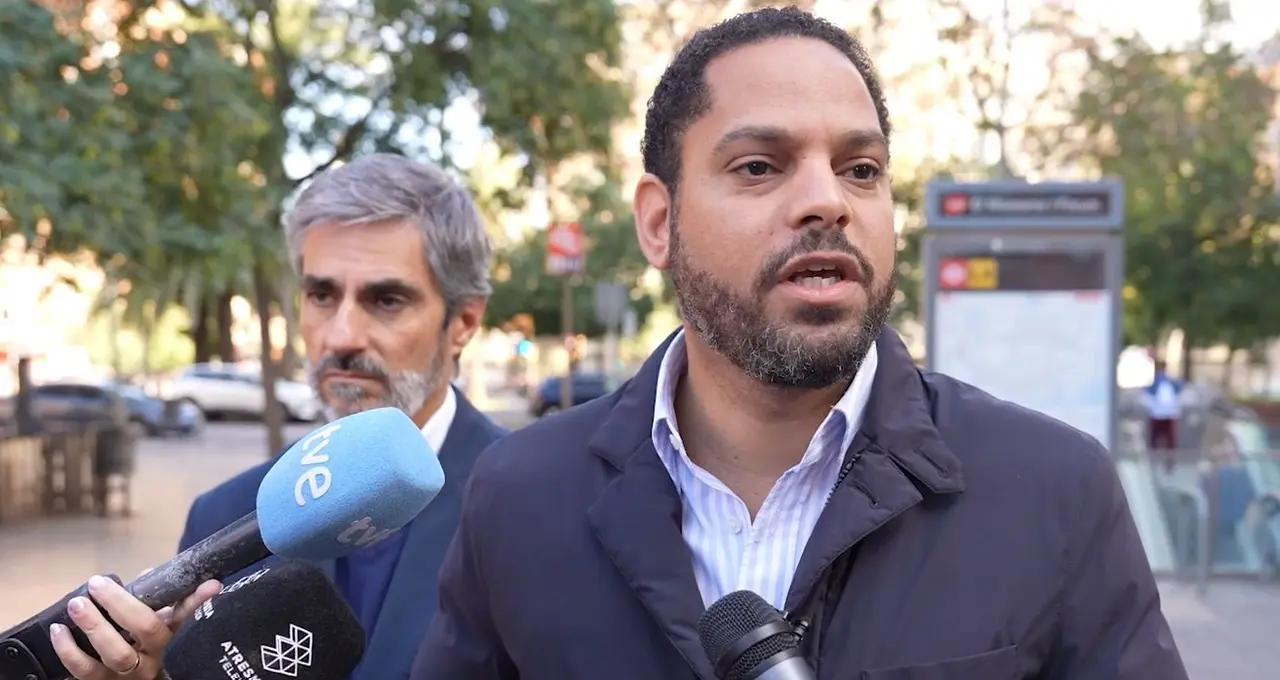 Ignacio Garriga acompa&ntilde;ado de Gonzalo de Oro, en Barcelona