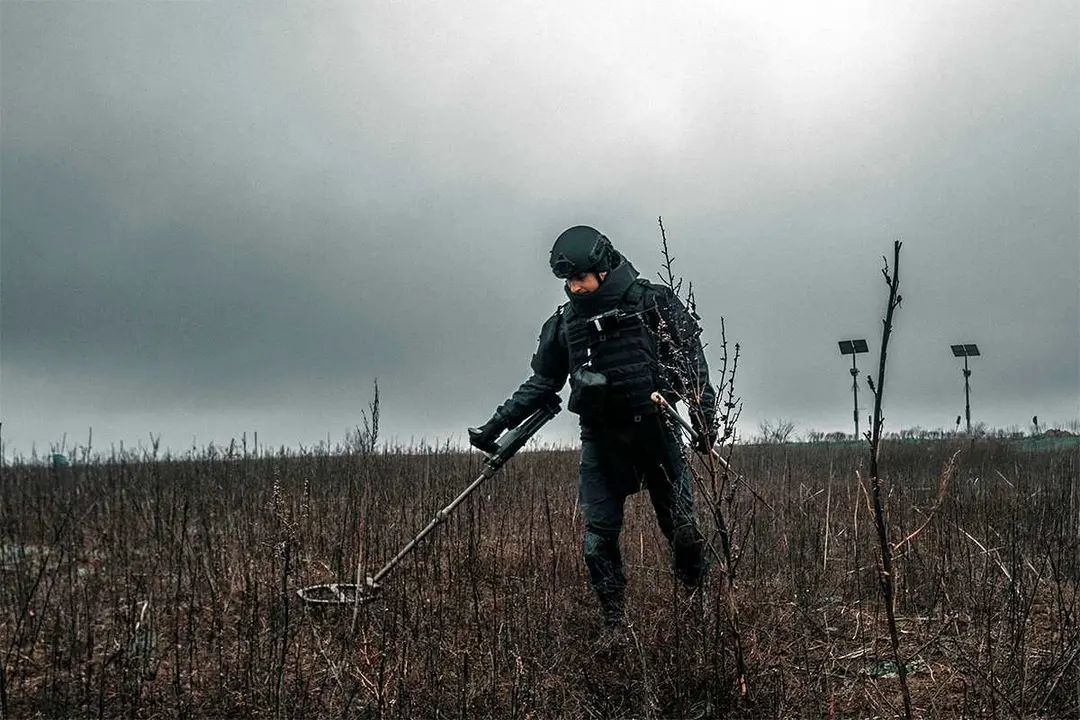 Desminadores en Ucrania se juegan la vida por 430 euros al mes