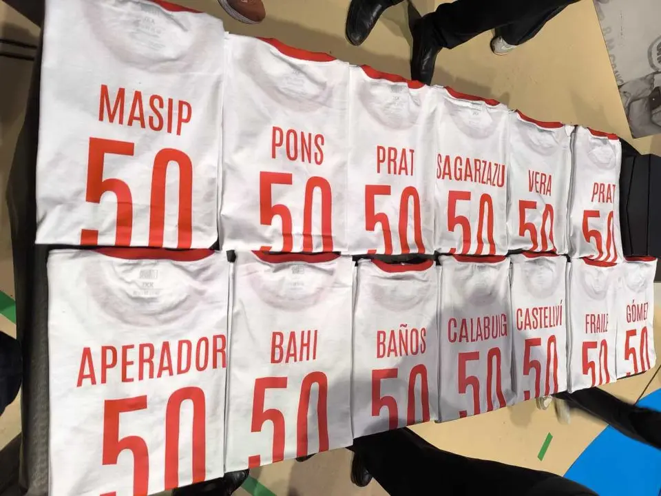 1. La samarretes dels jugadors presents al sopar homenatge