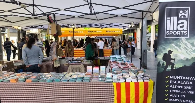 7. Pl&agrave;nols, mapes i llibres a Can Illa, per no perdre's per la vall ni per la muntanya
