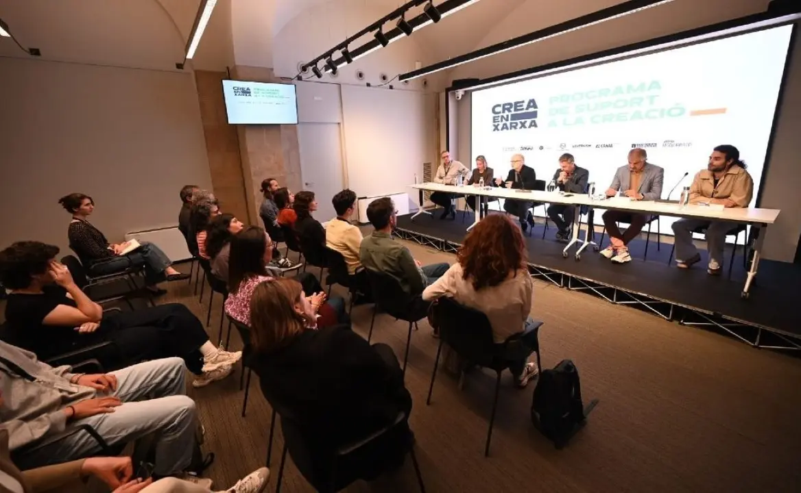 Fotografia de la roda de premsa Crea en Xarxa &ndash; Arts de Carrer&rdquo;