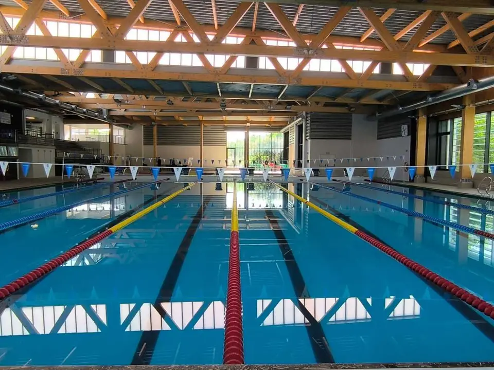 8. la piscina gran en tota la seva extensi&oacute;