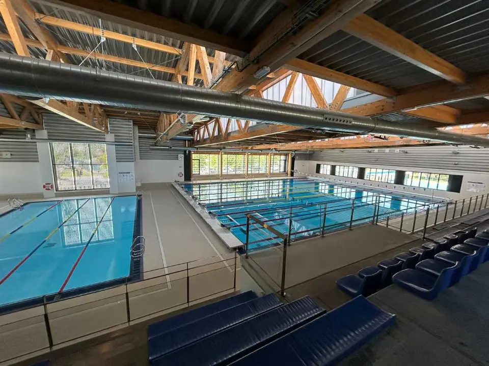 14. Les piscines vistes des de la graderia