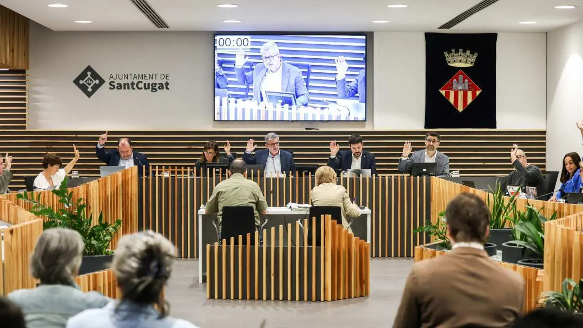 Una votaci&oacute; durant el ple municipal de Sant Cugat Foto Lali Puig (Ajuntament de Sant Cugat)