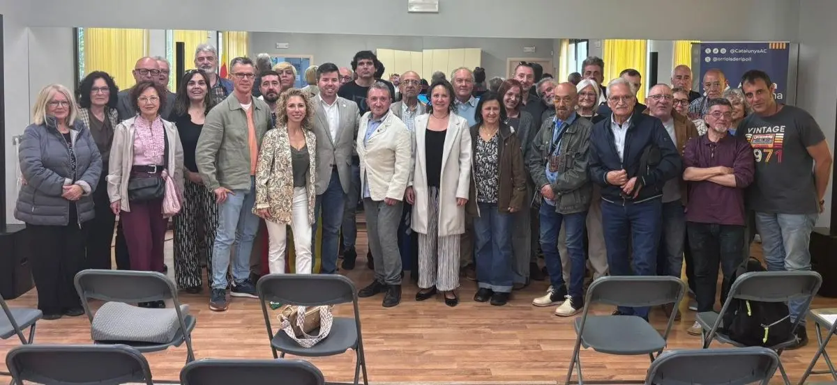 Oriol Ges amb Ferran Calvera i el militants d'Alian&ccedil;a Catalana de Sant Antoni de Vilamajor