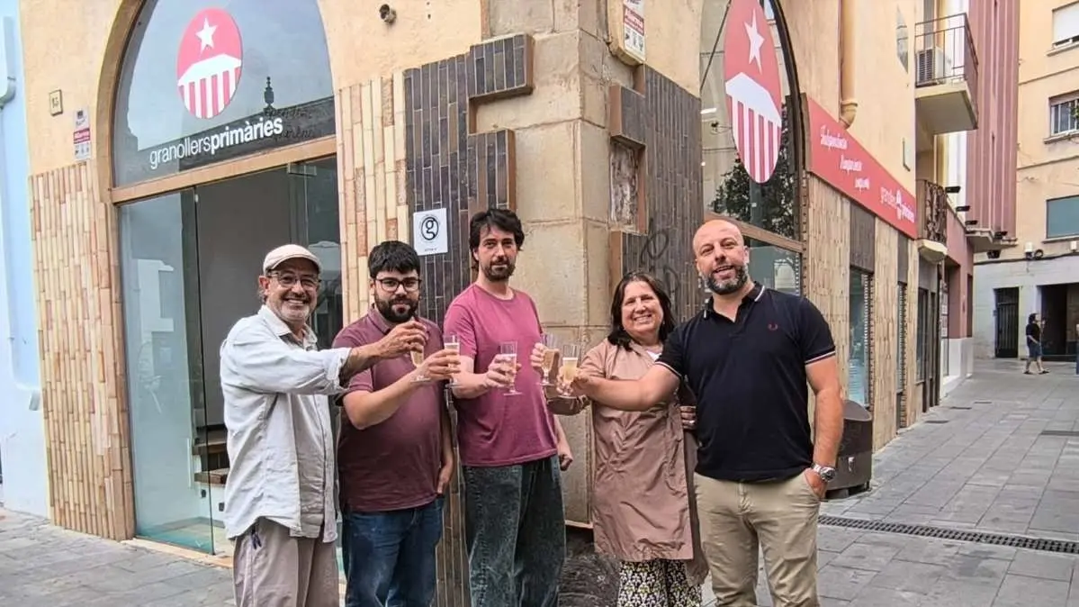Els candidats de Granollers Prim&agrave;ries celebrant la fi de la campanya electoral