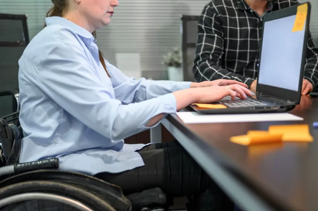 Persona con discapacidad incorporada al mercado laboral