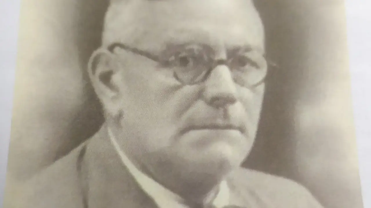 Gast&oacute;n Com&egrave;re