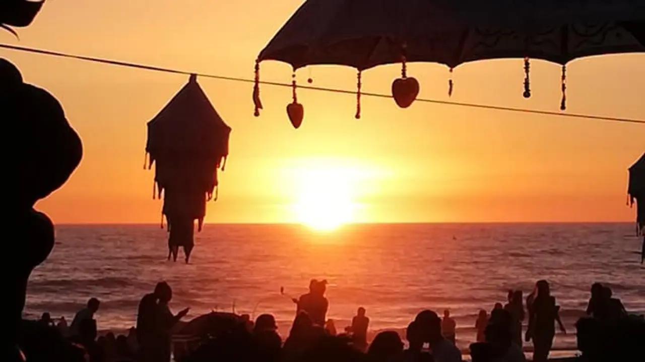 Atardecer en una terraza de la Barrosa (Cádiz) - Foto RMora