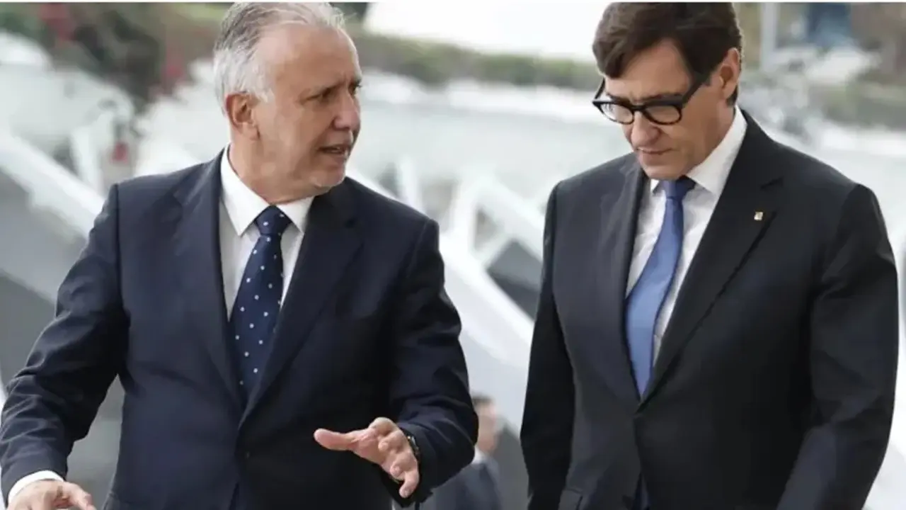 El Ministro Torres junto al president de la Generalitat catalana