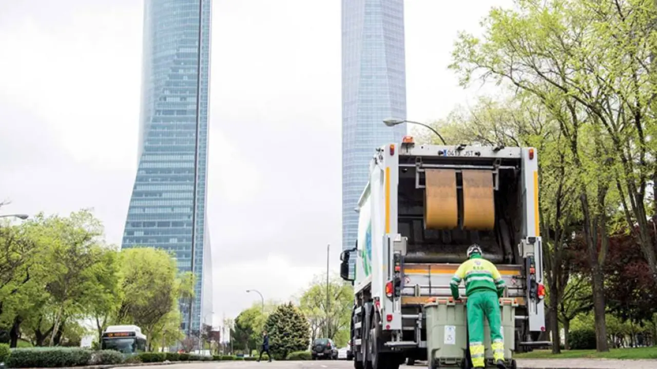 Recogida de residuos en la zona oeste de Madrid ciudad