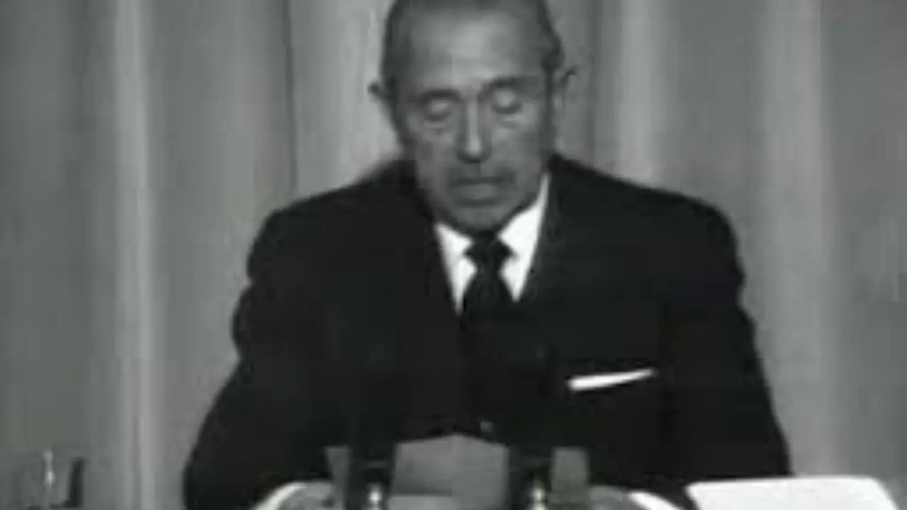 Arias Navarro Españoles, Franco ha muerto