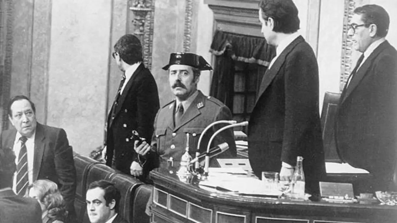 Antonio Tejero en el Congreso el 23 de febrero de 1981