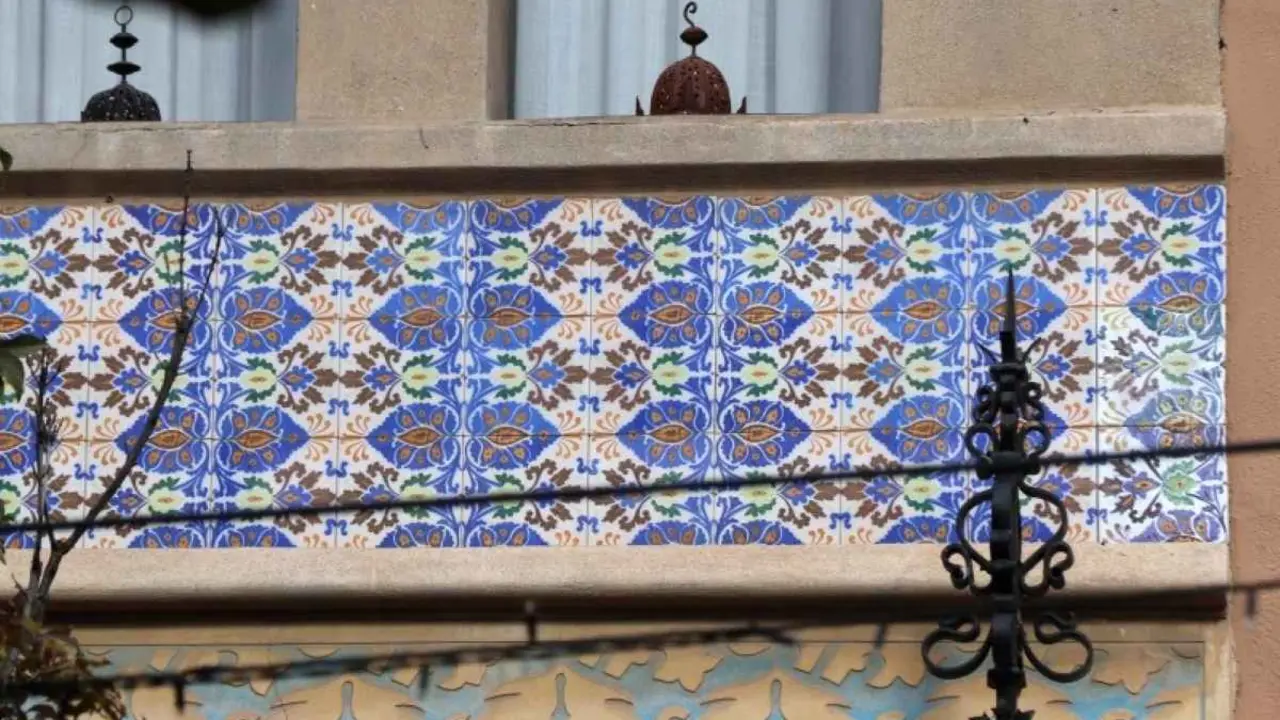 Pla&ccedil;a de les Olles