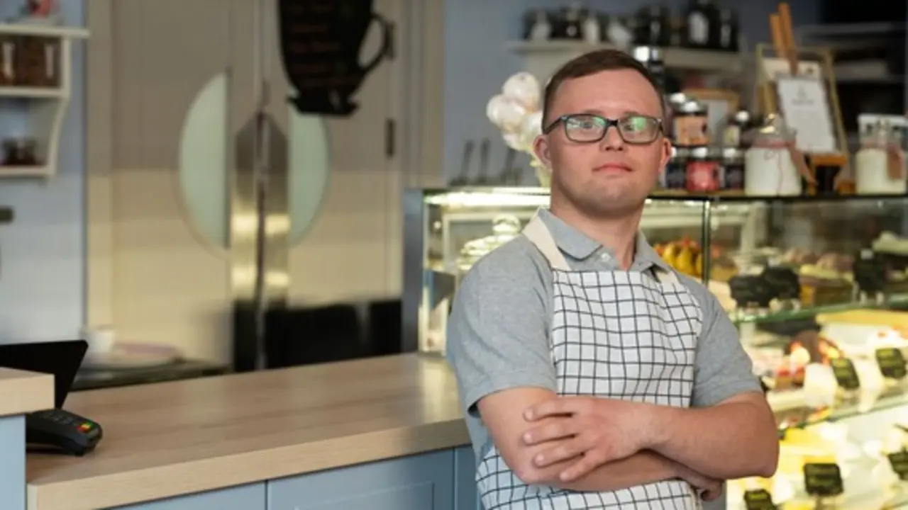 Un joven con s&iacute;ndrome de Down Foto Discamedia