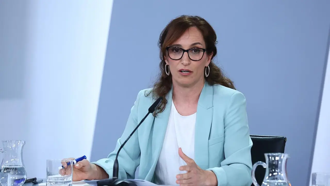 La ministra de Sanidad, M&oacute;nica Garc&iacute;a, interviene en la rueda de prensa posterior al Consejo de Ministros