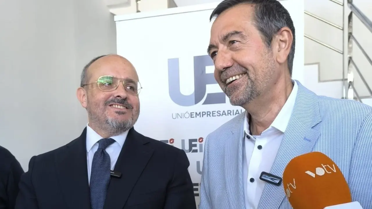 Pep Garcia i Alejandro Fern&aacute;ndez a un moment de la roda de premsa