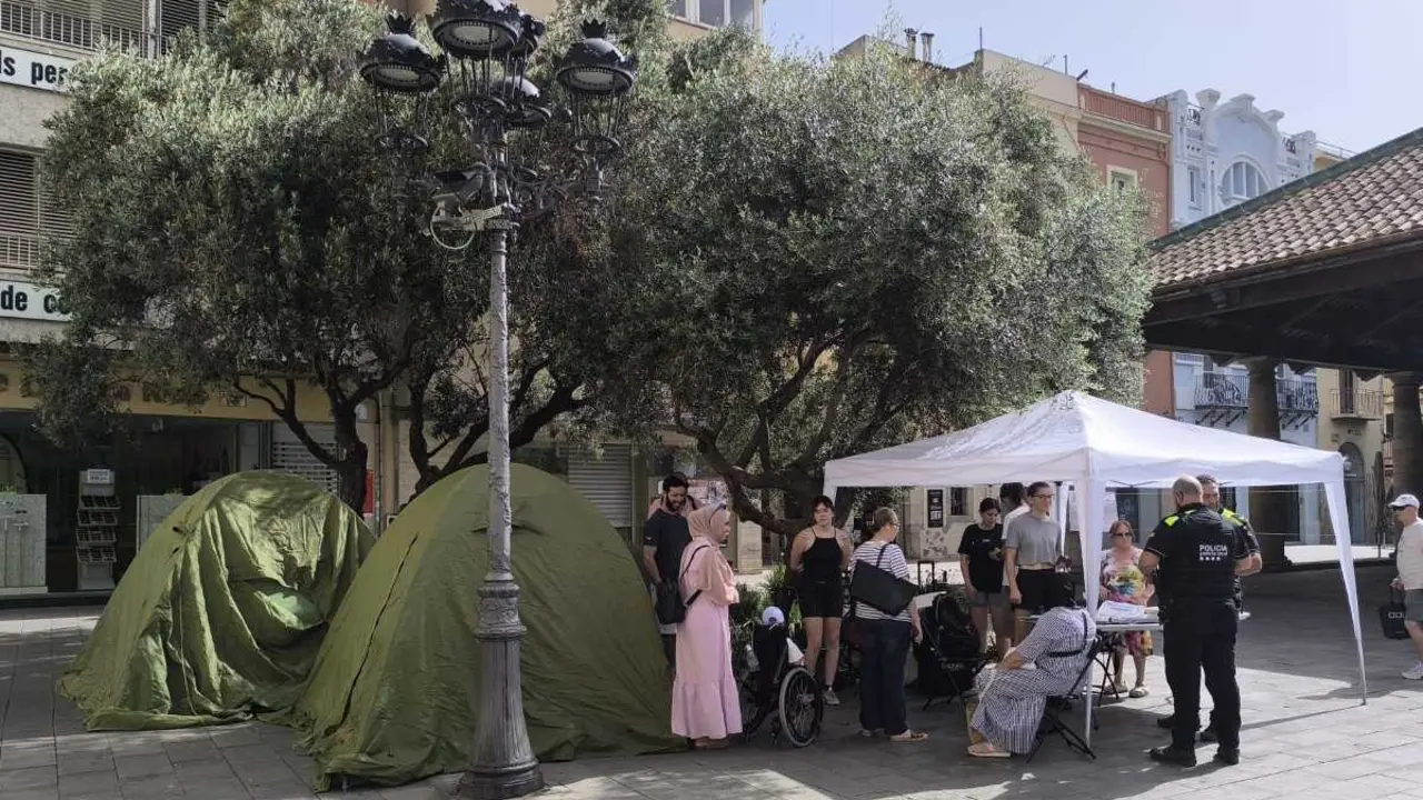 El Sindicat d'habitatge Okupa la Porxada de Granollers
