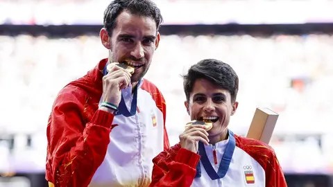 María Pérez y Álvaro Martín Oro en relevos mixtos de marcha