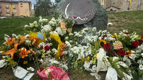 Monolític homenatge victimes terrorisme a Ripoll