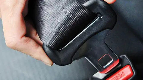 El cinturón de seguridad clave para evitar lesiones graves y mortalidad en accidentes