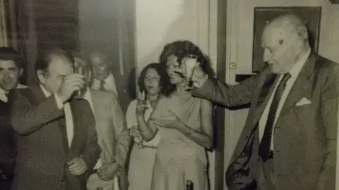 Los presidentes Tarradellas y Pujol en la Casa de Murcia de Barcelona