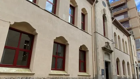 Façana Escola Pereantón