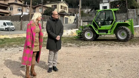 La delegada Pilar Díaz i l’alcalde d’Aiguafreda, Miquel Parella