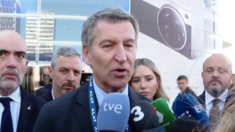 Feijóo en la puerta del MWC de Barcelona hoy