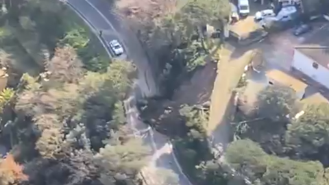 Cortada la B-500 en Sant Fost de Campsentelles por un desprendimento